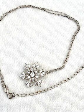 NIB Absolute Sterling Silver Cubic Zirconia Snowflake Pendant Necklace 925 18-21